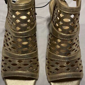 Liz Claiborne Gloria/Havana Gold Metallic Sandals